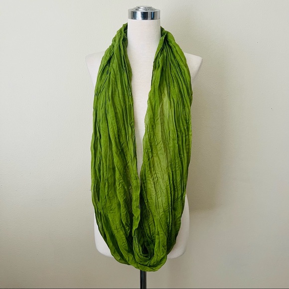 Green Infinity Scarf - Picture 2 of 2